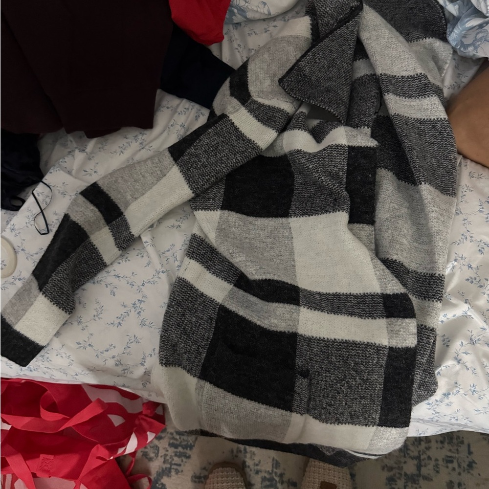 Laura Black and Gray Knit Sweater